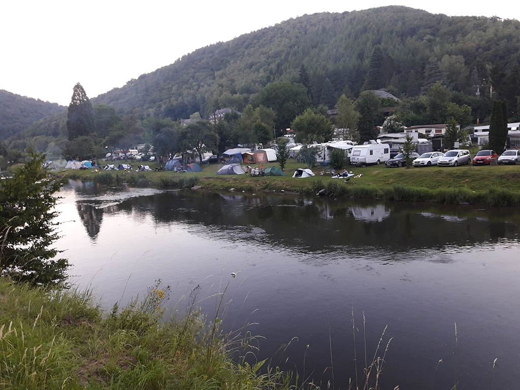 Camping nature L'Ami Pierre au bord de la Semois